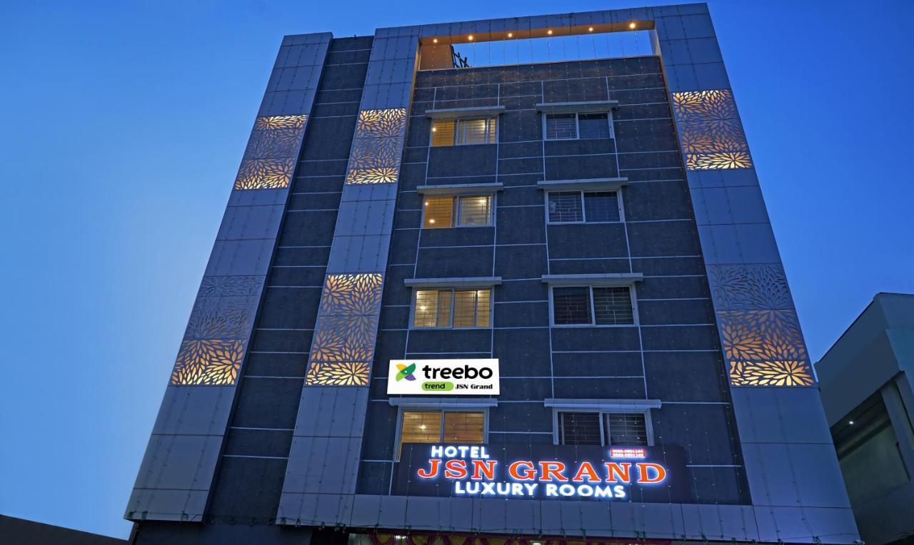 Hotel Treebo Trend Jsn Grand Vijayawāda Zewnętrze zdjęcie